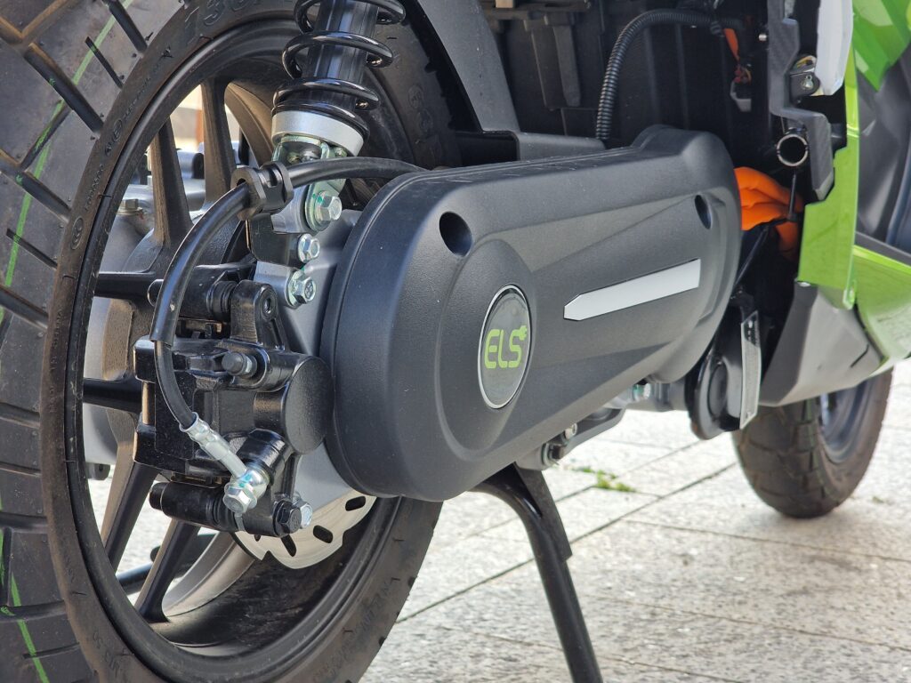 Najlepší elektrický skúter do 6500 €? e-XDV je ako elektrická verzia Aprilie SR GT 125 (TEST)